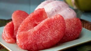 Ăn bưởi nhiều có tốt không?