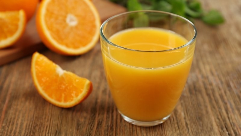 Bị vết thương hở uống nước cam được không