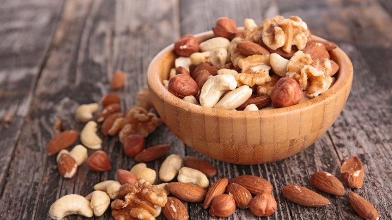 Giá hạt dẻ cười không tẩy trắng tại Việt Nam