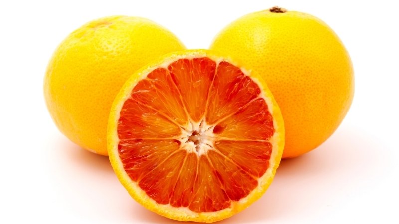 Bé bị ho có nên uống nước cam không?